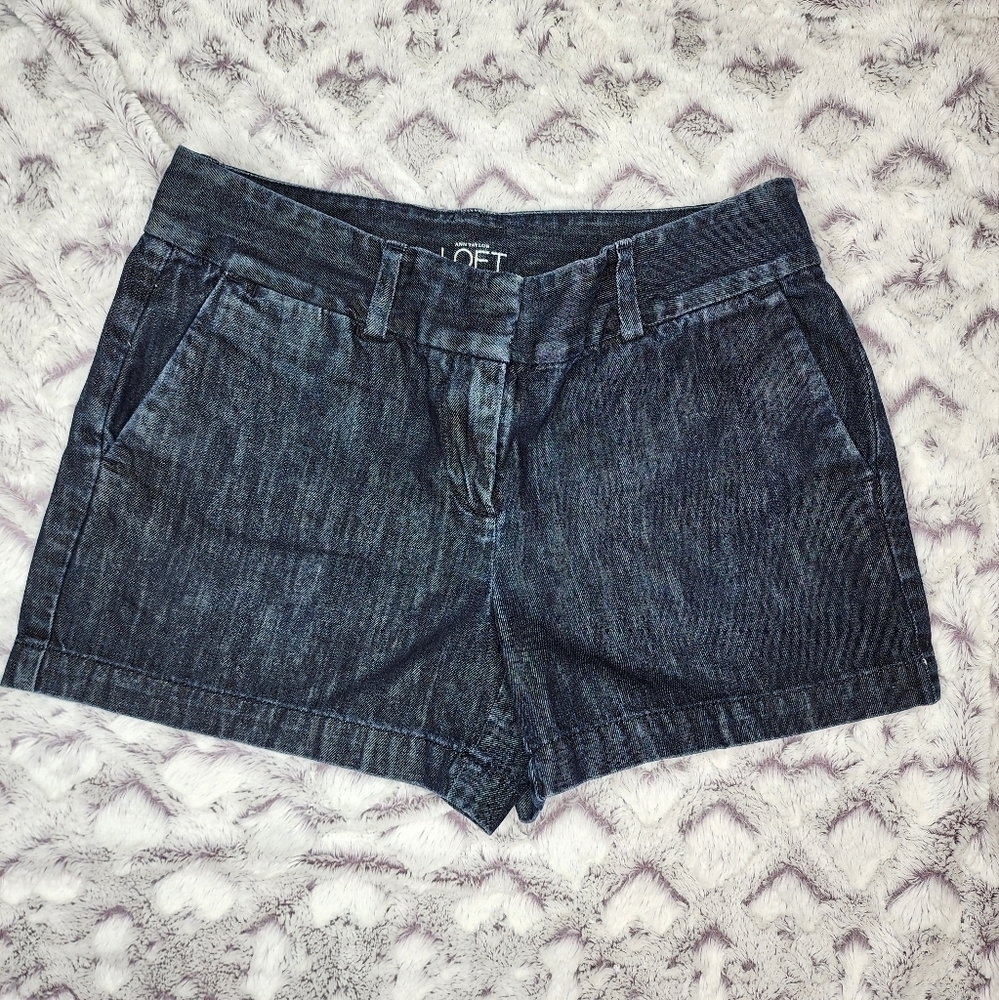 𝅺LOFT shorts size 2
